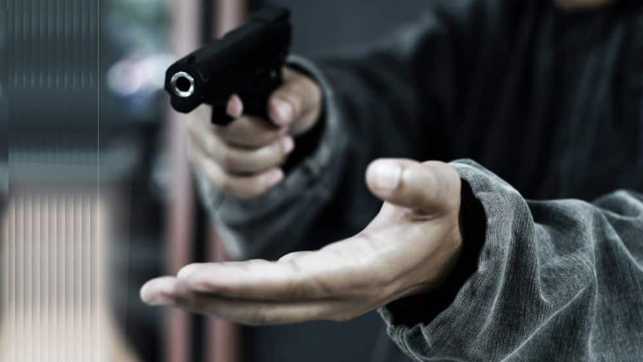 کراچی میں اسٹریٹ کرائم کا جن بے قابو، 8 ماہ میں  لہر جاری، 8 ماہ میں 60 افراد قتل، 43 ہزار ڈکیتیاں