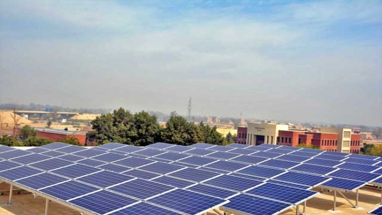 پنجاب کے سرکاری اسکولوں سے سولر پینلز کی چوری ہونے کا انکشاف