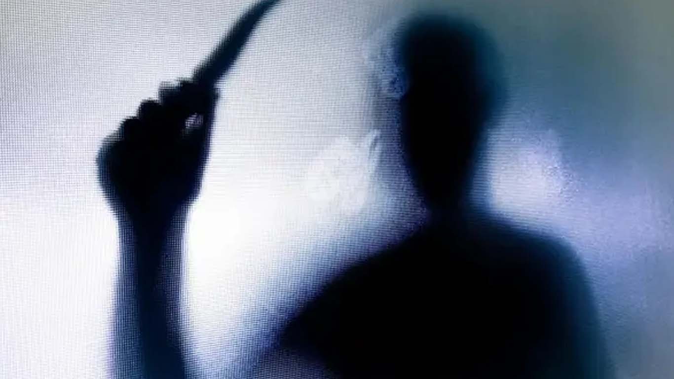 کراچی میں تیز دھار آلے سے 3 خواتین قتل