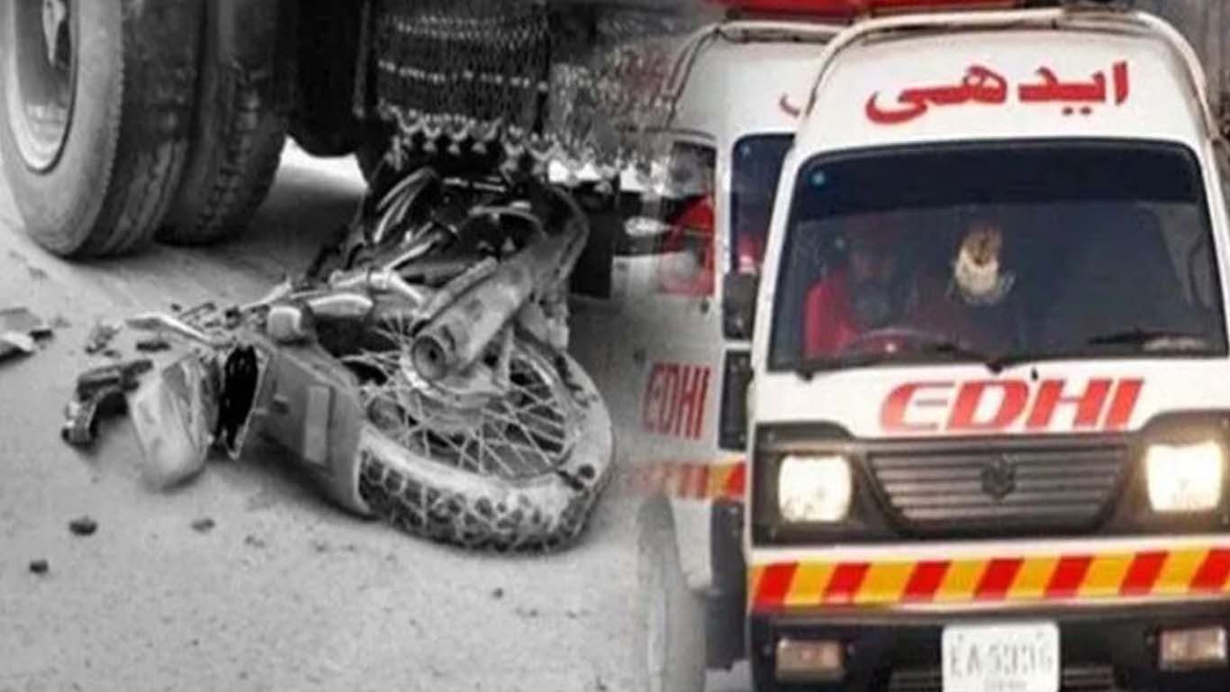 کراچی میں تیز رفتارٹرک نے کار اور موٹر سائیکل کو کچل دیا