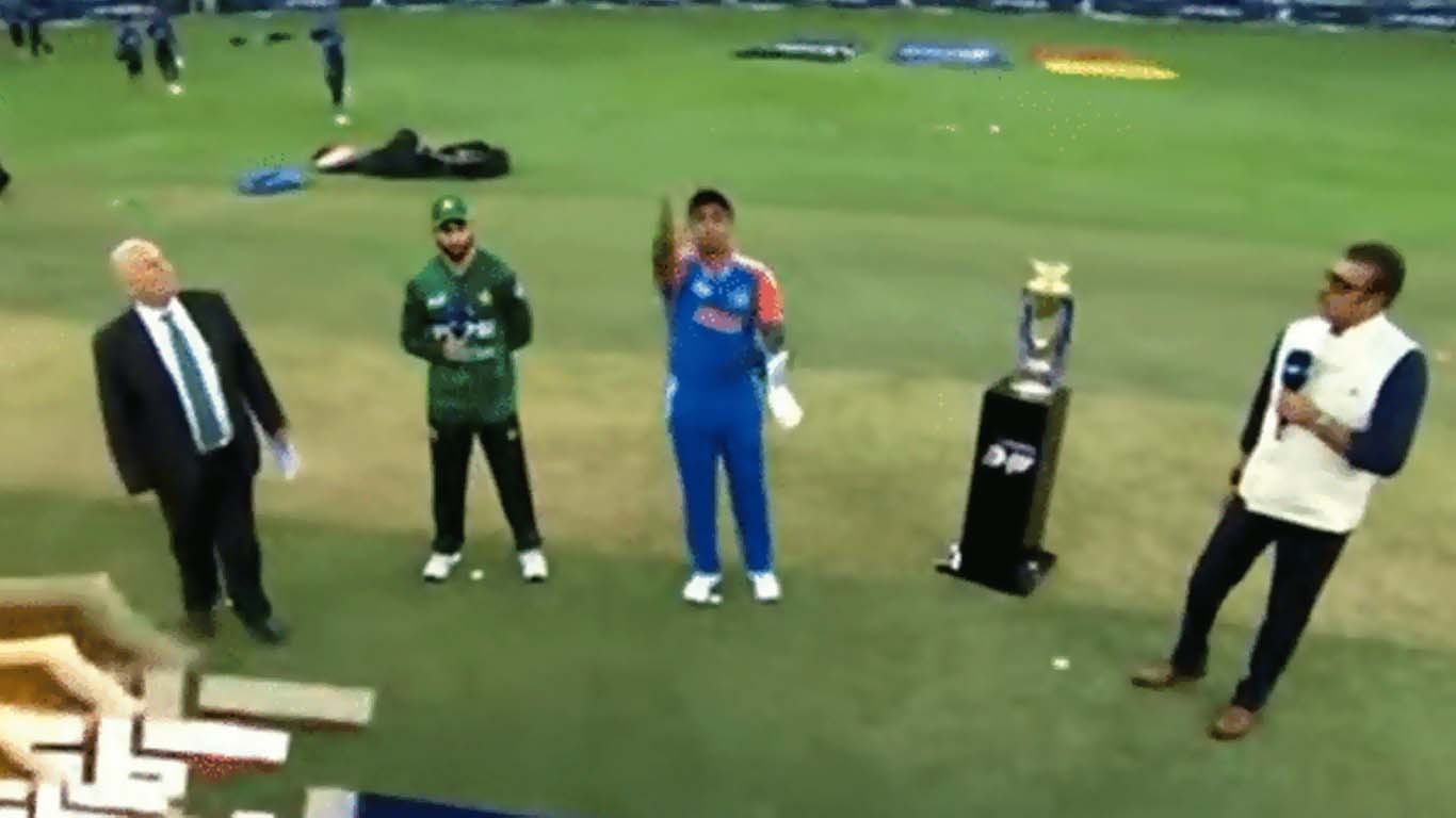 ایشیا کپ 2025، پاکستان کا بھارت کیخلاف ٹاس جیت کر پہلے بیٹنگ کا فیصلہ