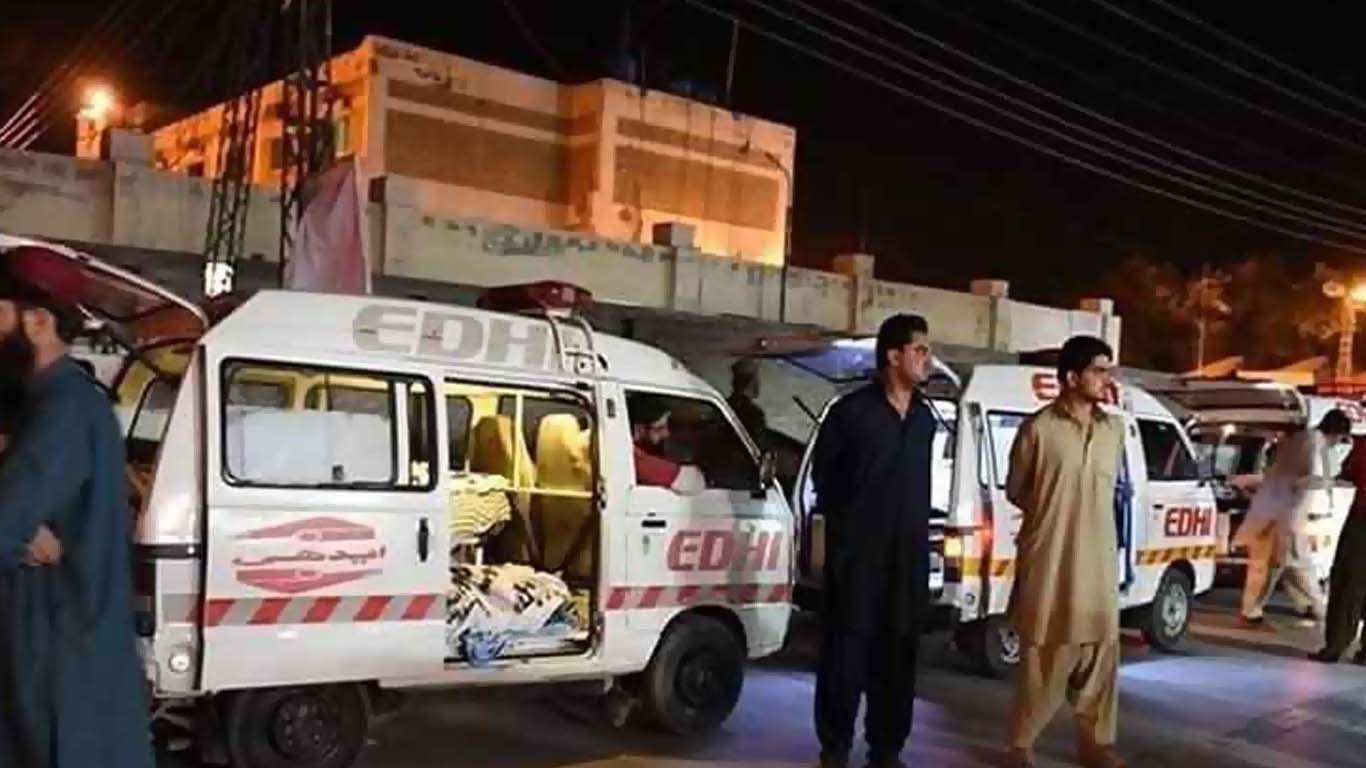 کراچی: گاڑی کی ٹکر سے 2 موٹرسائیکل سوار جاں بحق