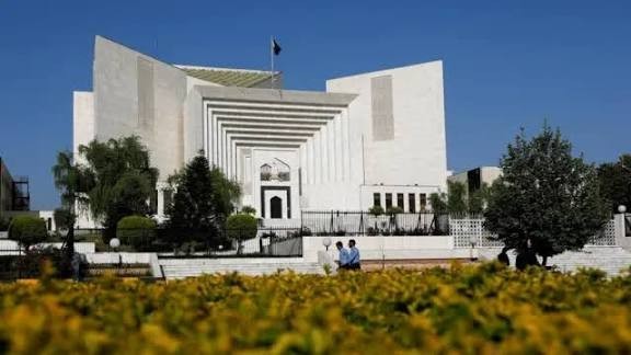 فوجی عدالتوں کے سزایافتہ شہریوں کو اپیل کا حق دیا جائے، سپریم کورٹ کا 45 دن میں قانون سازی کا حکم