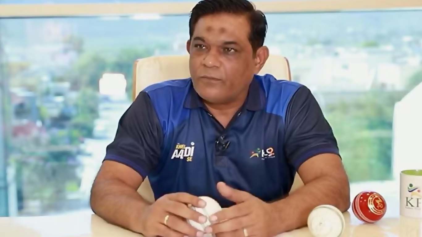 راشد لطیف کا ٹرافی وصول نہ کرنے کے معاملے پر ردِعمل سامنے آگیا