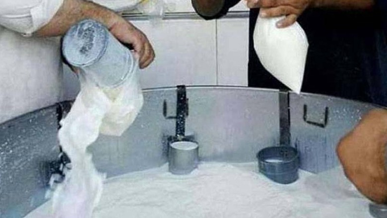 کراچی میں دودھ کی فی لیٹر قیمت میں 40 روپے تک اضافے کا مطالبہ