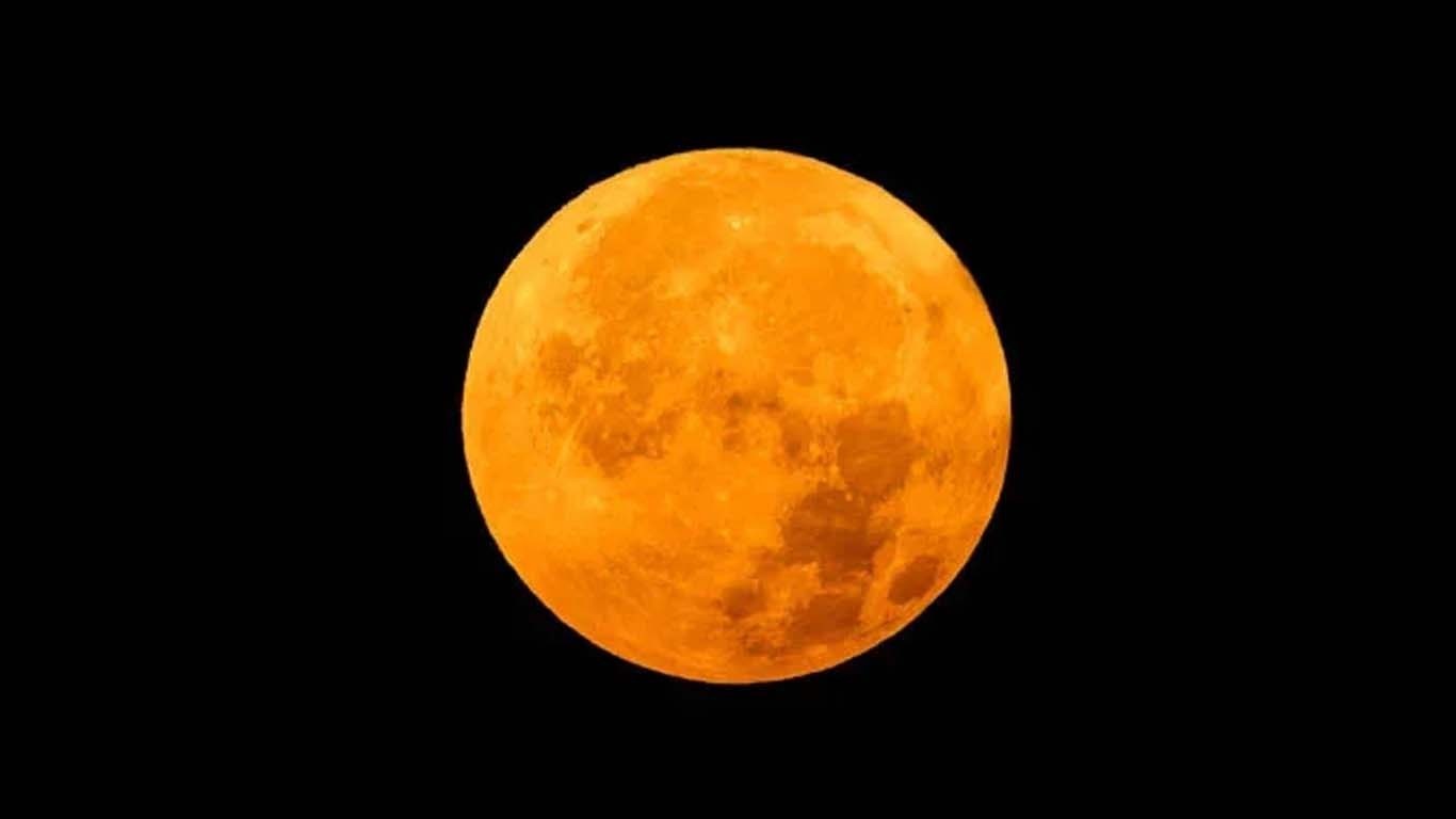 رواں سال 2025 کا پہلا سپر مون کب نظر آئے گا ؟