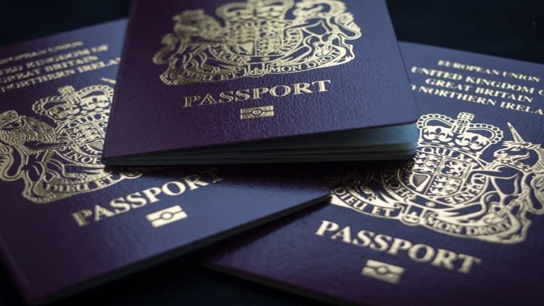 برطانوی پاسپورٹ سے ملکہ الزبتھ کا نشان ختم