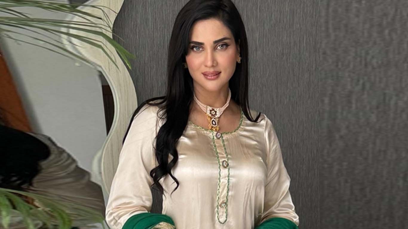 فضا علی ڈیٹنگ شو لازوال عشق کے بولڈ فارمیٹ پر پھٹ پڑیں