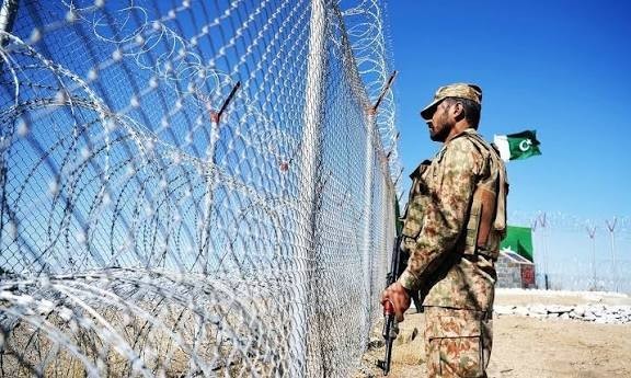 افغانستان سے کشیدگی میں 23 پاکستانی فوجی شہید، جوابی کارروائی میں 200 دشمن مارے گئے