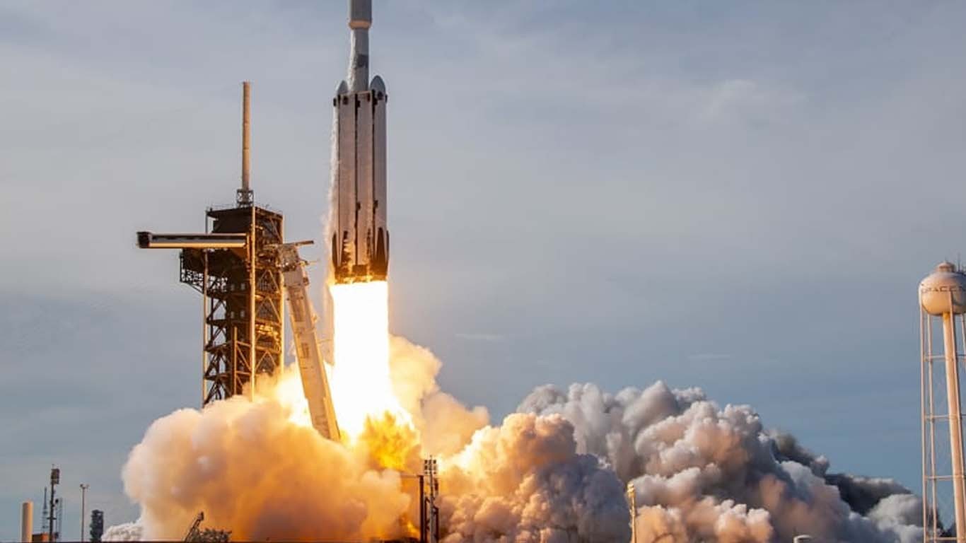 اسپیس ایکس کا سٹارشپ کامیابی سے خلا میں روانہ