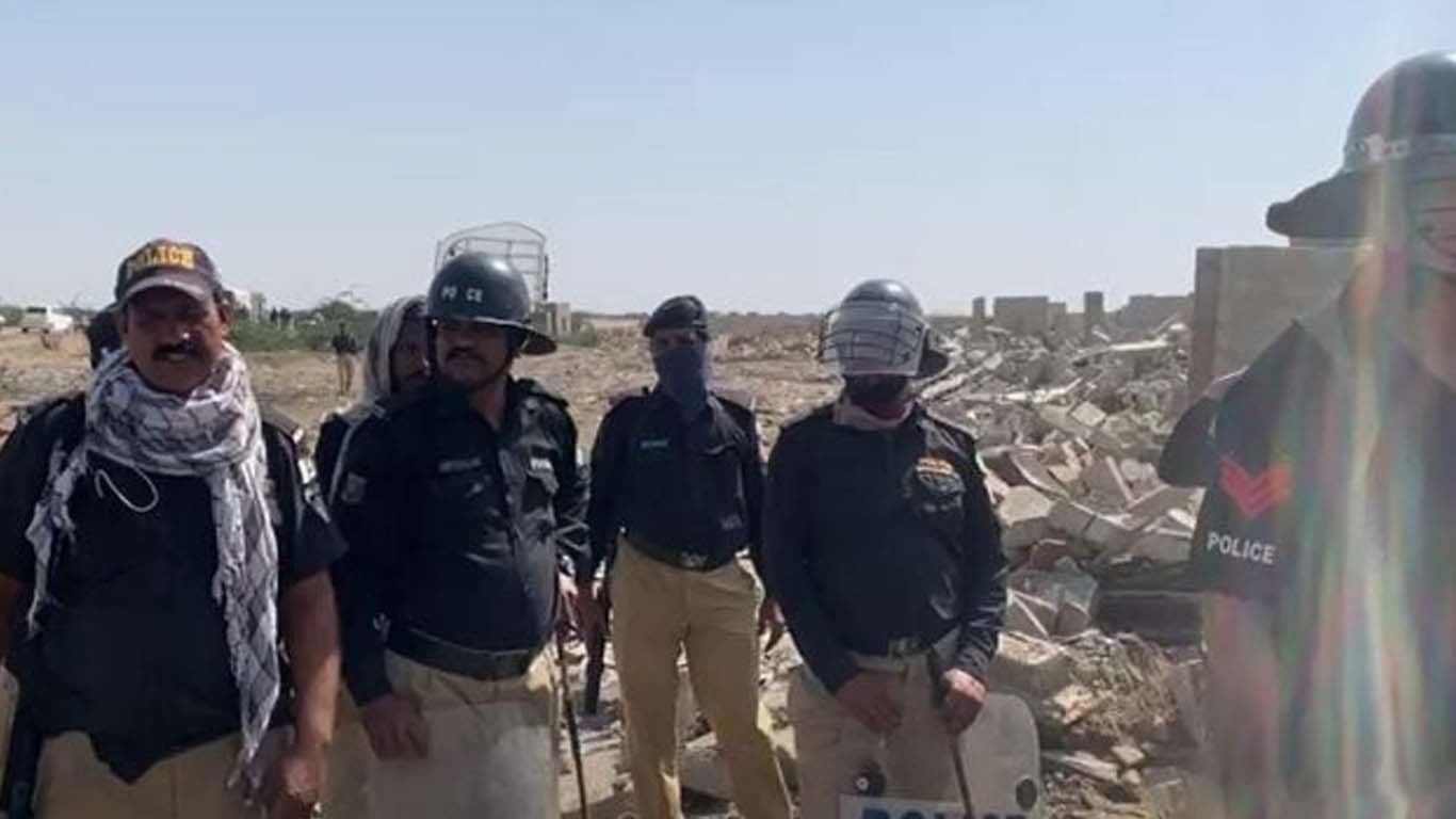 کراچی میں قائم افغان بستی 40 سال کے بعد مسمار کردی گئی