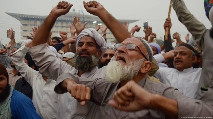 لاہور، مذہبی جماعت کی 40 سے زائد مساجد اوقاف کے حوالے