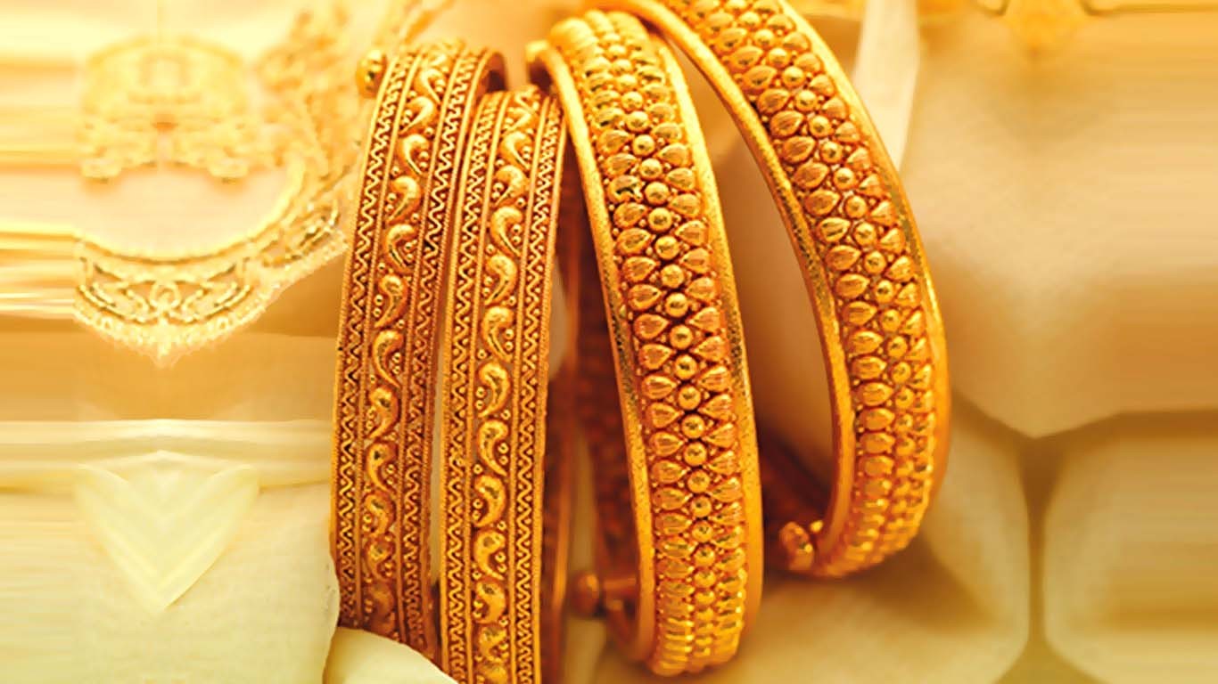 سونے کی فی تولہ قیمت میں آج بھی ہزاروں روپے کی کمی