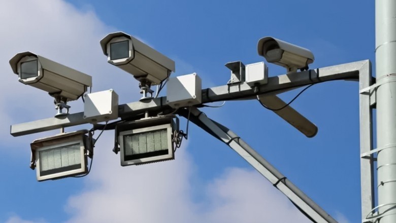 کراچی کے شہری کو ایک ہی دن میں پچاس ہزار کے 5 ایم چالان موصول