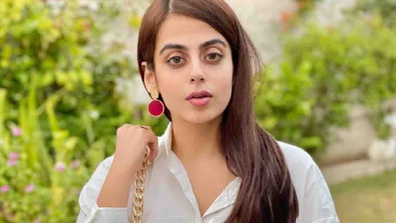 لاہور میں پرندہ مارکیٹ منہدم ہونے پر اداکارہ یشما گل بھڑک اٹھیں