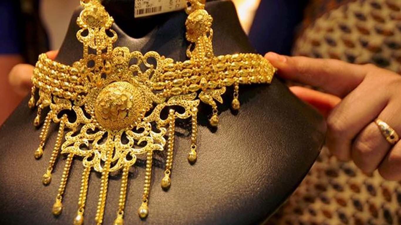 کل بڑے اضافے کے بعد آج پھر سونا مزید مہنگا ہوگیا