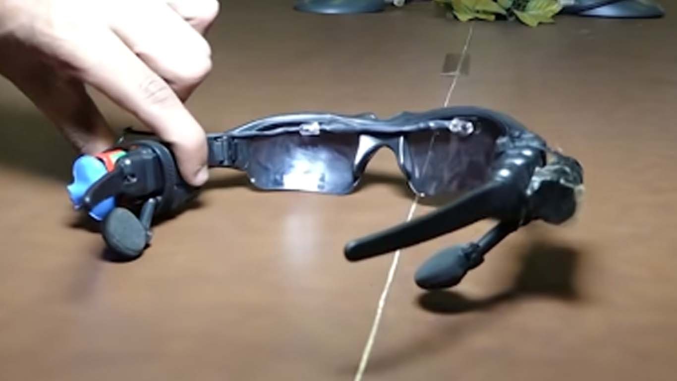 کراچی کی طالبات کا کارنامہ، ڈپریشن سے بچانے والا چشمہ ایجاد