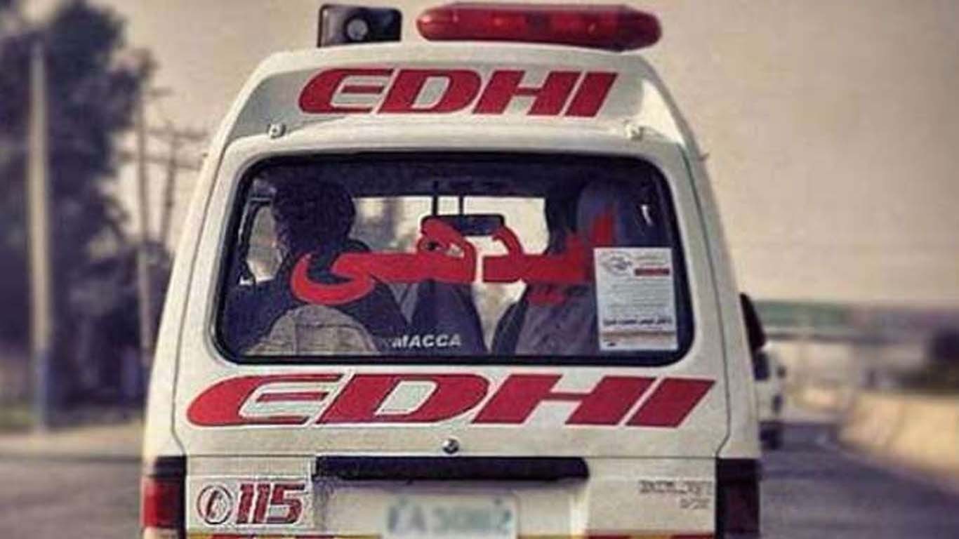 موٹر سائیکل سوار خواتین کی اسکوٹی کو گاڑی کی ٹکر، ایک خاتون جاں بحق