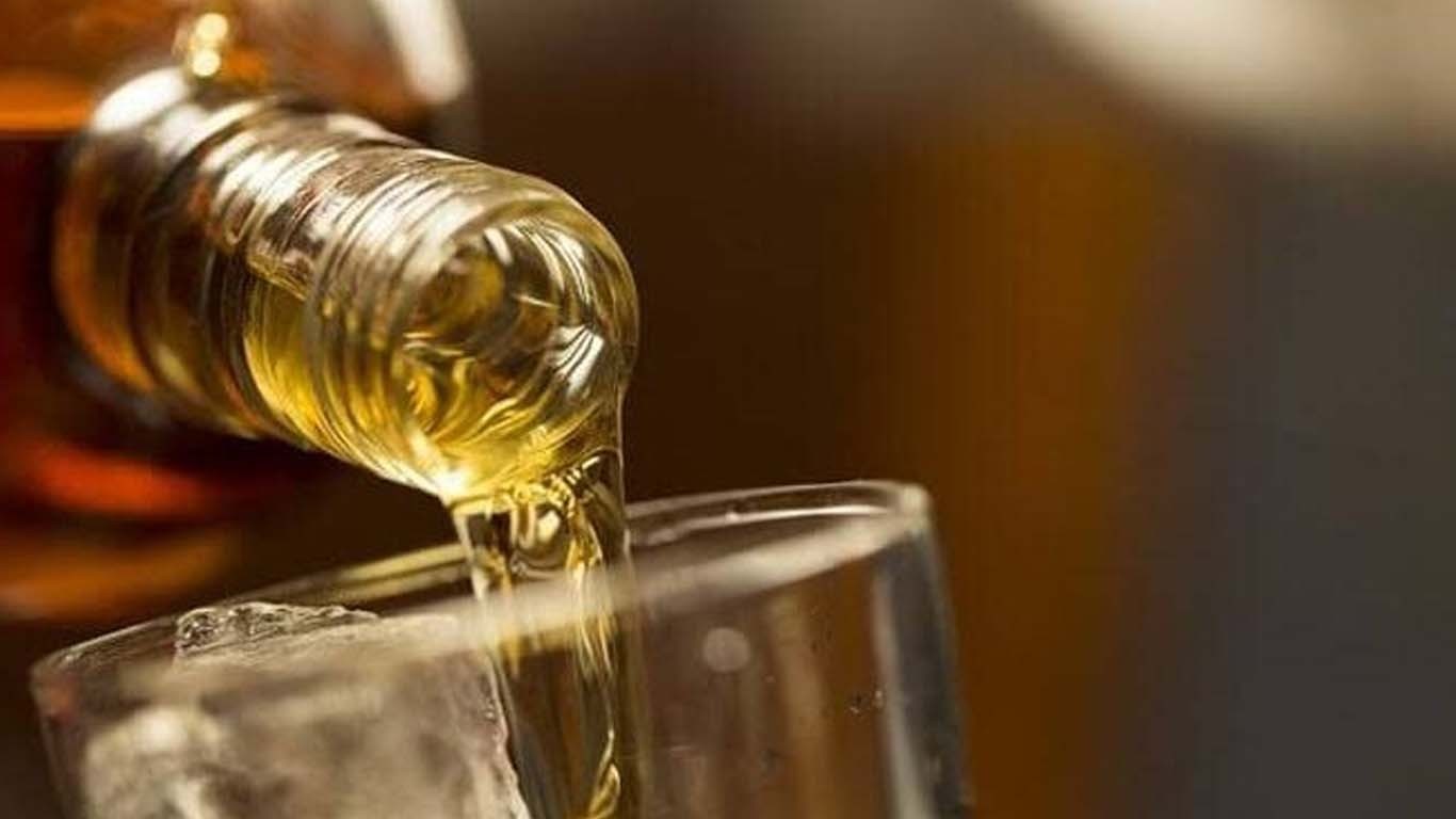 سعودی عرب نے مزید شراب خانے کھولنے کی تیاری کرلی، رائٹرز کا بڑا دعویٰ