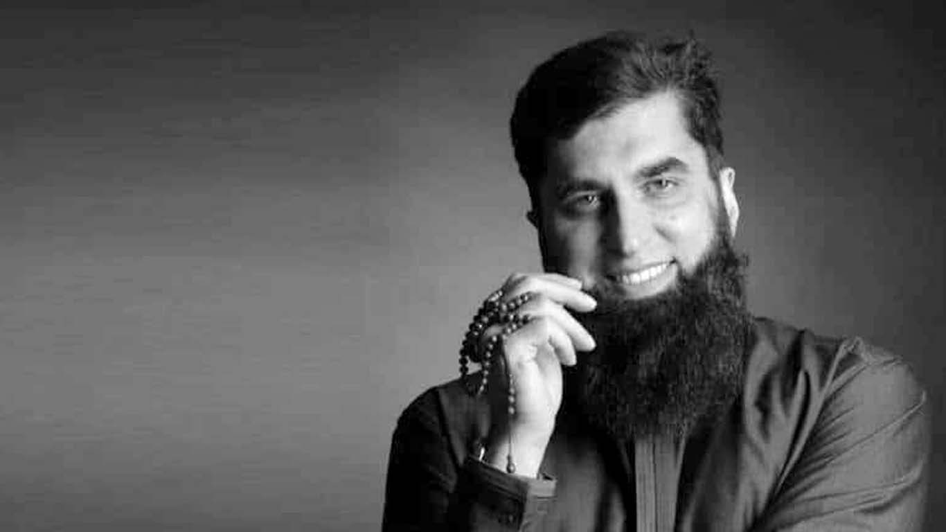 جنید جمشید کو مداحوں سے بچھڑے 9 برس بیت گئے