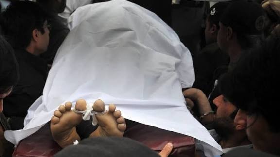 کراچی، سفاک شخص نے جھگڑے پر بیوی اور 12 سالہ بیٹی کو قتل کردیا