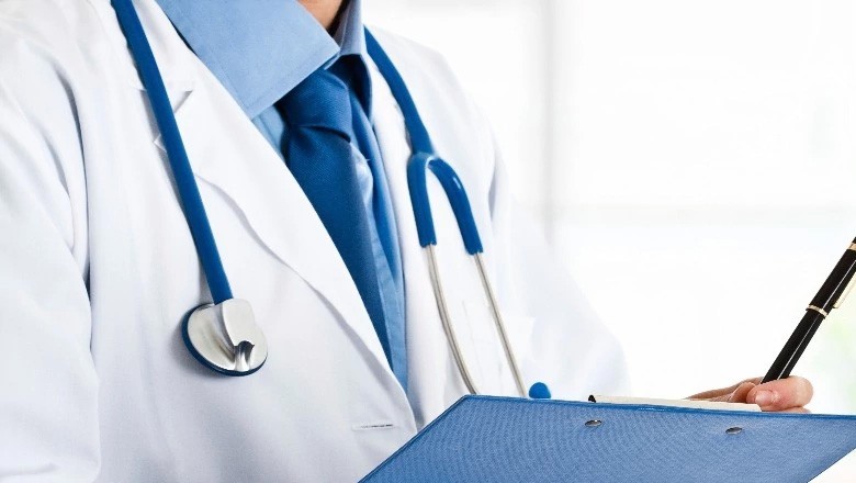 پاکستانی میڈیکل کے طلبا کیلیے خوشخبری، اسلامی ملک نے دروازے کھول دیے