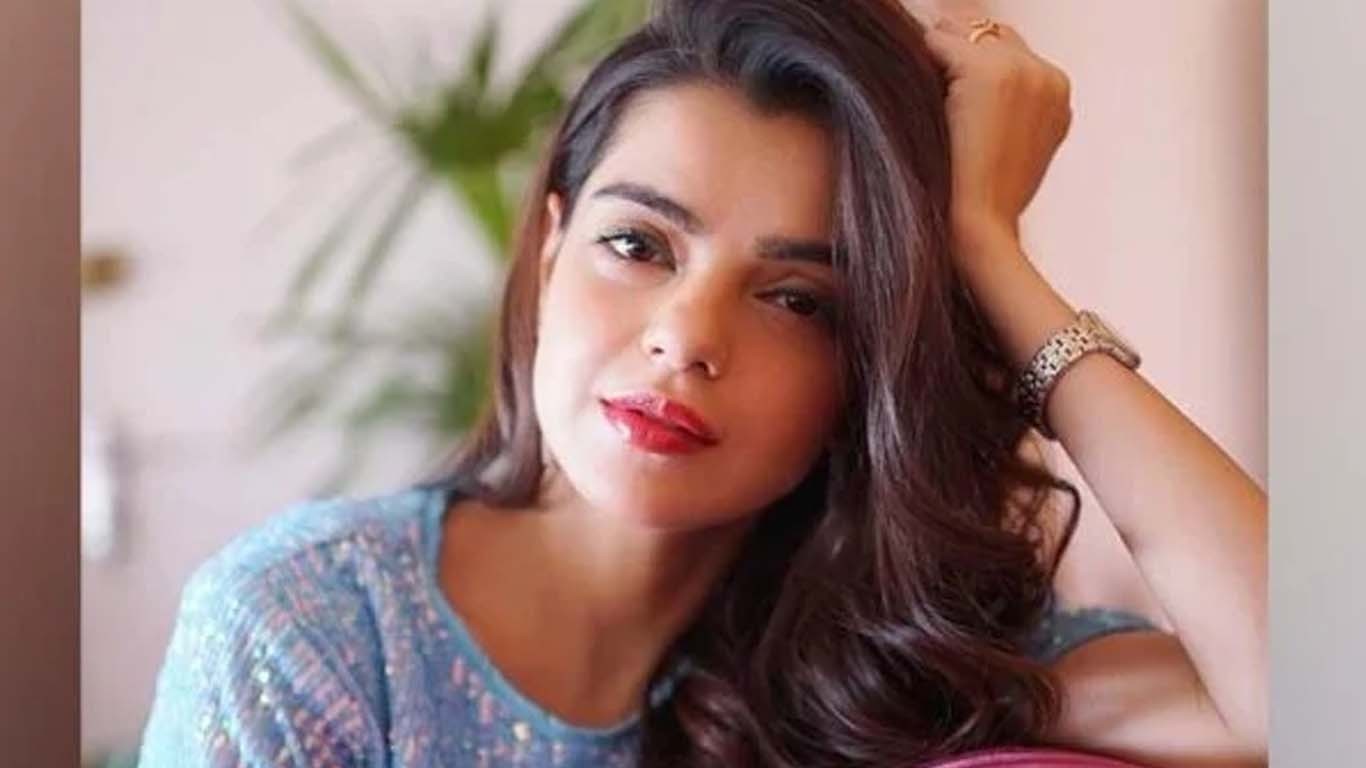 پیسے نہ دینے پر بھکارن نے گاڑی پر تھوک دیا تھا' صرحا اصغر