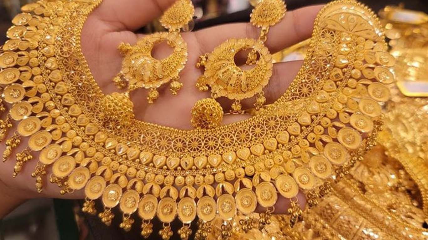 سونے کی قیمت میں مسلسل اضافے کے بعد آج کمی