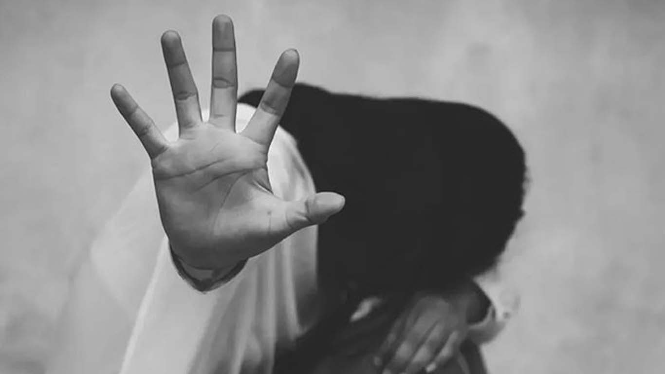 کراچی: لڑکی سے اجتماعی زیادتی میں ملوث پولیس اہلکار گرفتار