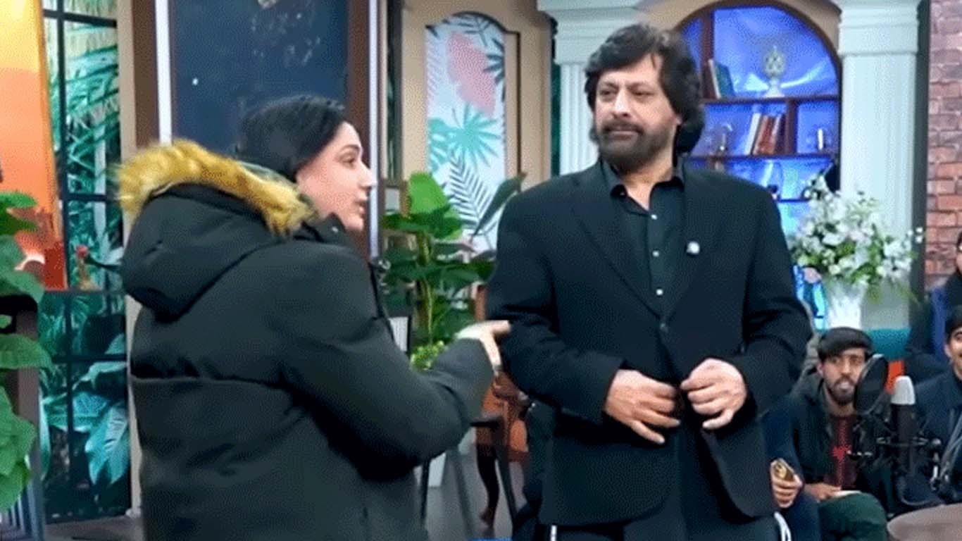 ماہرہ برقع پہنے گی تو ڈانس کیسے کرے گی؟ جواد احمد بیان دیکر پھنس گئے