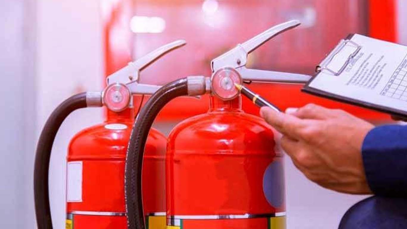 3 دن میں کراچی کی تمام عمارتوں میں فائر سیفٹی آلات نصب کرنا ممکن نہیں: چیئرمین آباد