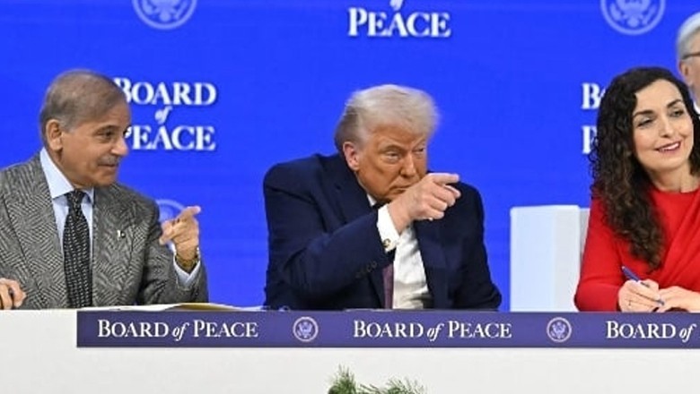 ٹرمپ نے فیلڈ مارشل کی طرف اشارہ کرنے سے پہلے شہباز شریف سے کیا پوچھا؟