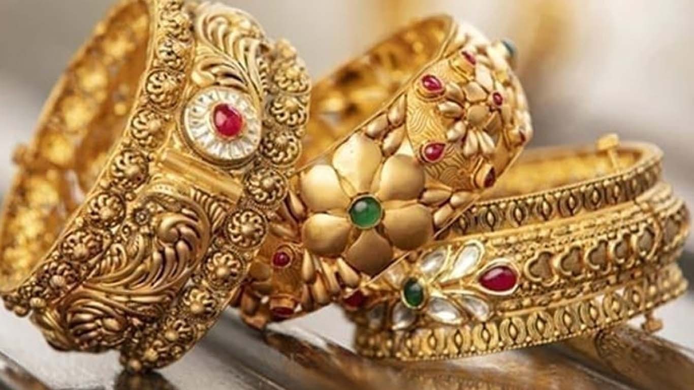 سونے کی قیمت میں مسلسل اضافے کے بعد آج معمولی کمی