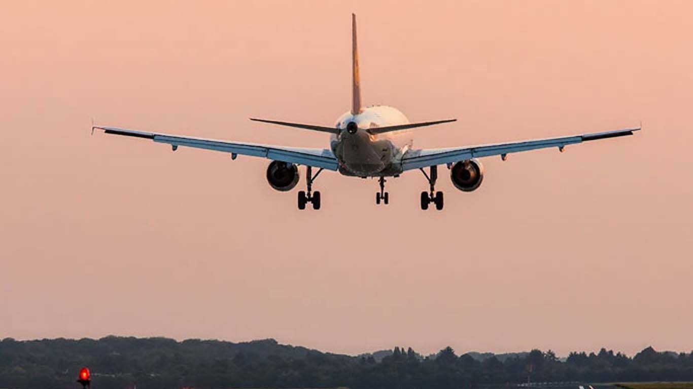 بھارت کیلئے فضائی حدود کی بندش میں مزید ایک ماہ کی توسیع، نوٹم جاری