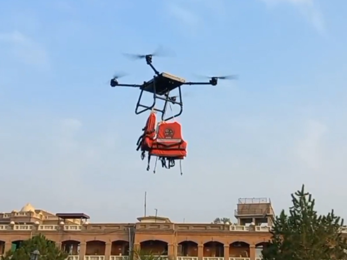 ڈرون اڑانے پر پابندی عائد کیوں کی گئی ہے؟