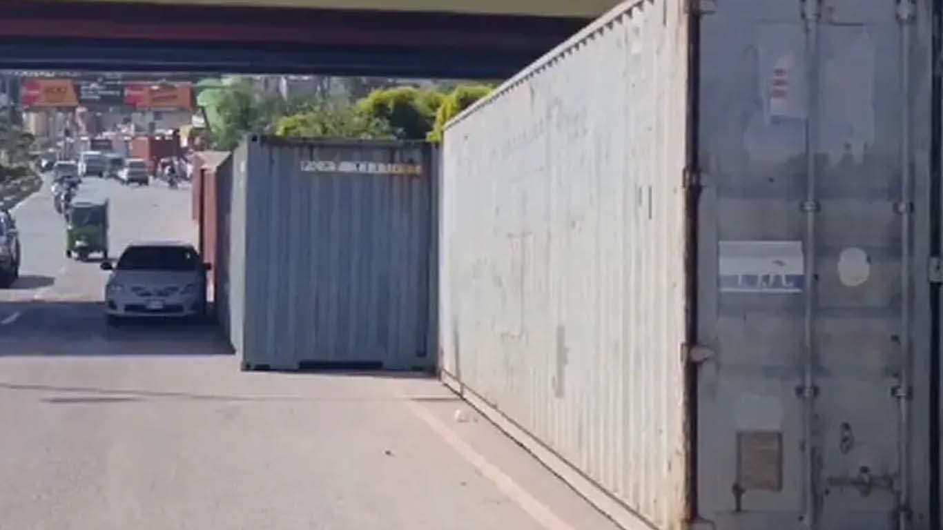 اسلام آباد میں ریڈ زون مکمل طور پر سیل