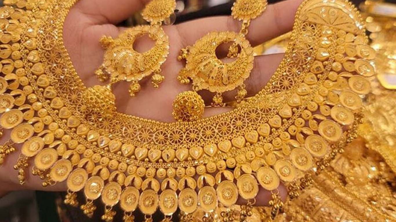 سونے کی قیمتیں آسمان سے باتیں کرنے لگیں، مزید مہنگا ہوگیا