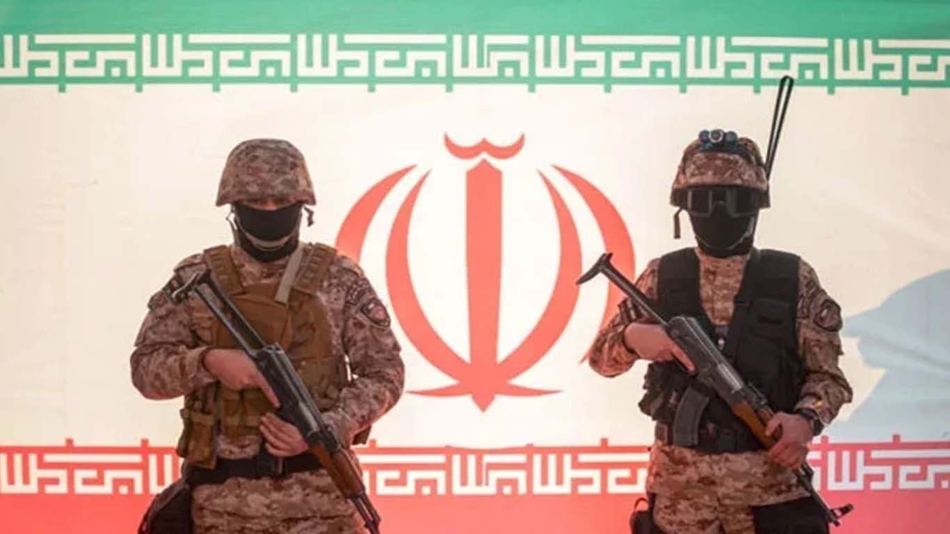 ٹرمپ ہمت کریں، خلیج فارس میں امریکی بحریہ بھیجیں، پاسداران انقلاب کا چیلنج