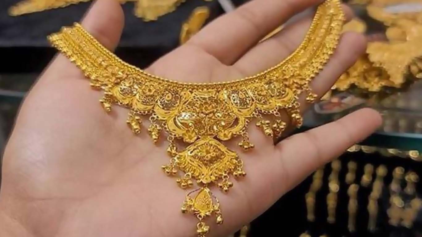 سونے کی فی تولہ قیمت میں نمایاں کمی ریکارڈ