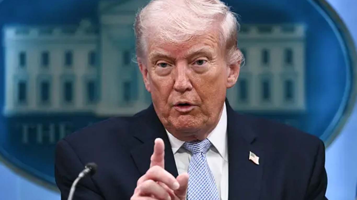 ایران آبنائے ہرمز سے گزرنے والے جہازوں سے ٹیکس وصول نہ کرے، ٹرمپ