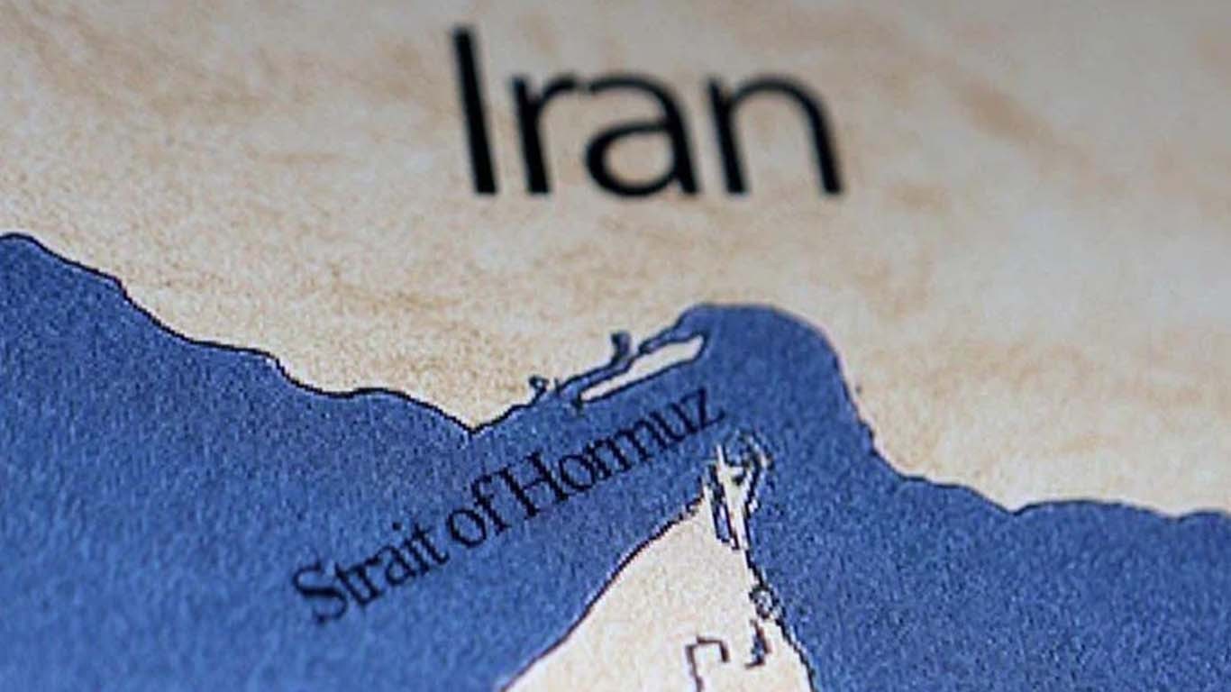 آبنائے ہرمز سے گزرنے والے ہر جہاز کو نئے نظام کے تحت ٹول دینا ہوگا، ایران