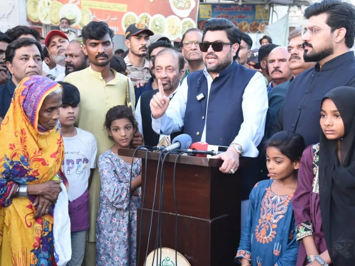 صومالیہ میں قزاقوں کے ہاتھوں یرغمال پاکستانیوں کی رہائی کیلیے کامران ٹیسوری کا کردار ادا کرنے کا اعلان