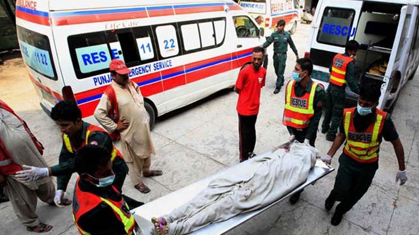 باراتیوں کی بس المناک حادثے کا شکار، 8 افراد جاں بحق