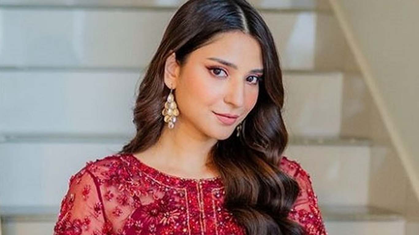 رمشا خان سوشل میڈیا سے غائب ، نئی بحث چھڑ گئی