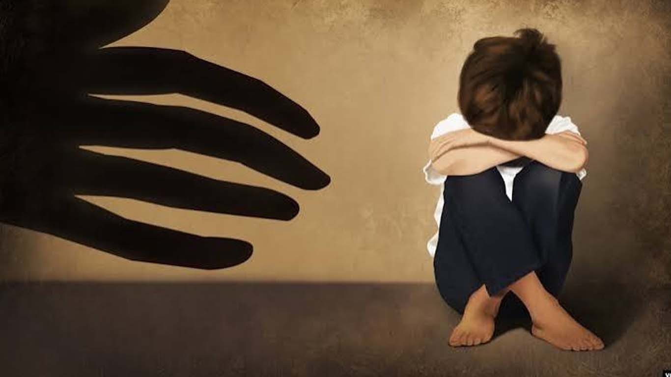 مدرسے کے قاری کے تشدد سے معصوم بچہ جان کی بازی ہار گیا