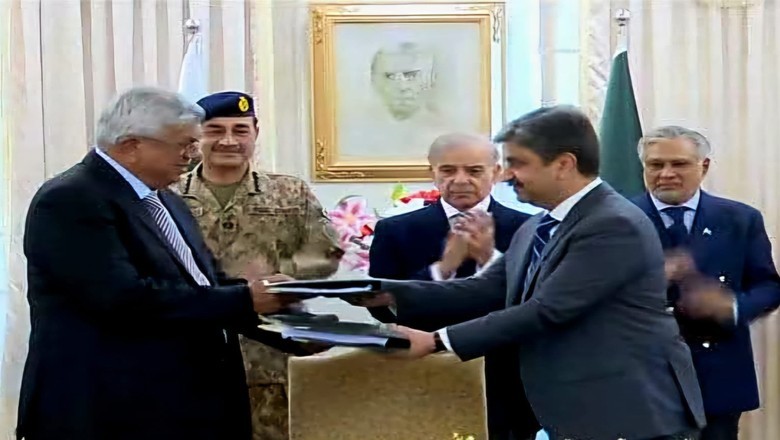 پی آئی اے کی نجکاری کا عمل مکمل، ملکیت باضابطہ طور پر نئے مالکان کو منتقل کردی گئی