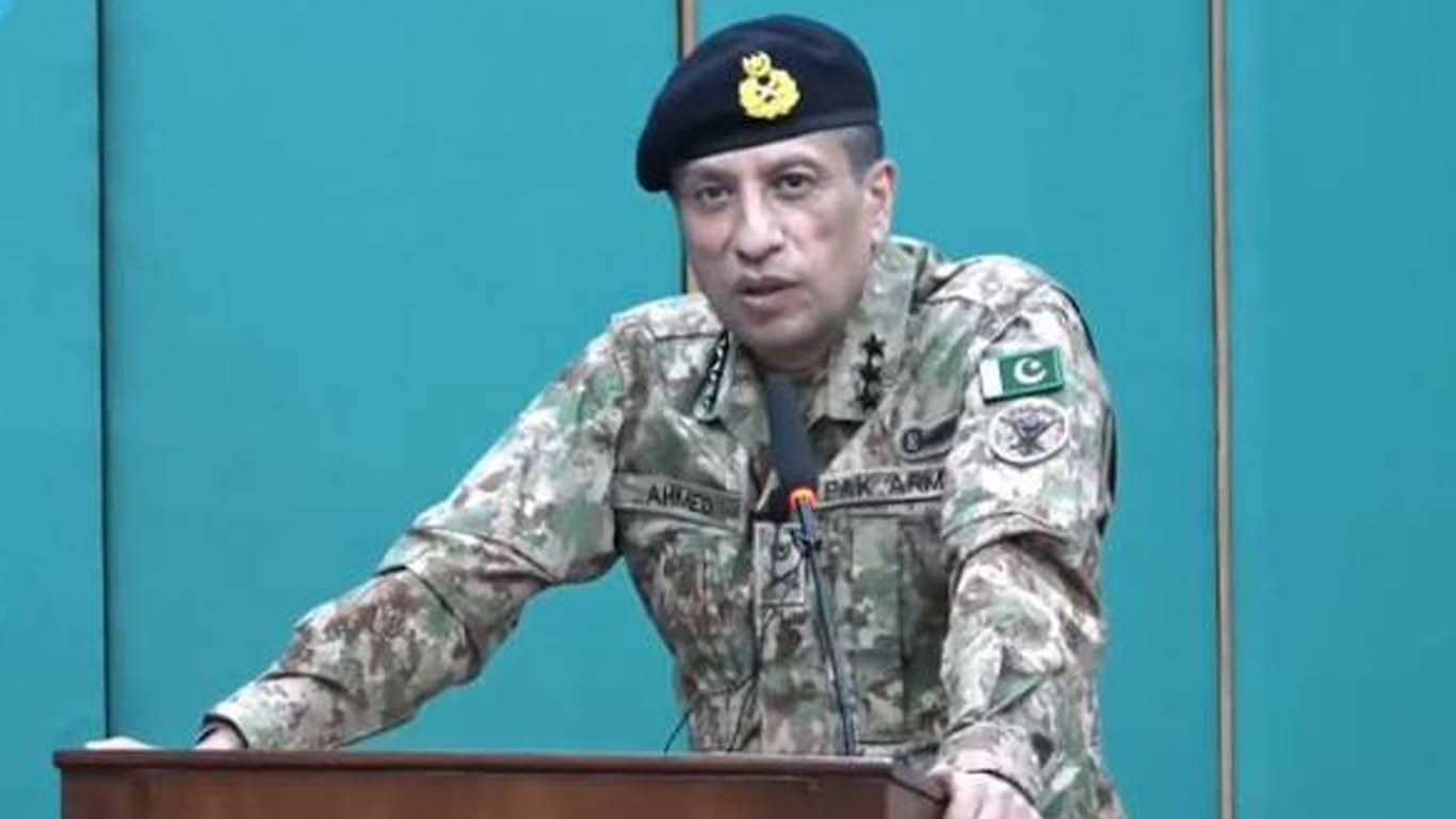 ڈی جی آئی ایس پی آر کی سمرکیمپ میں شرکت، طلبا وطالبات کے ساتھ نشست