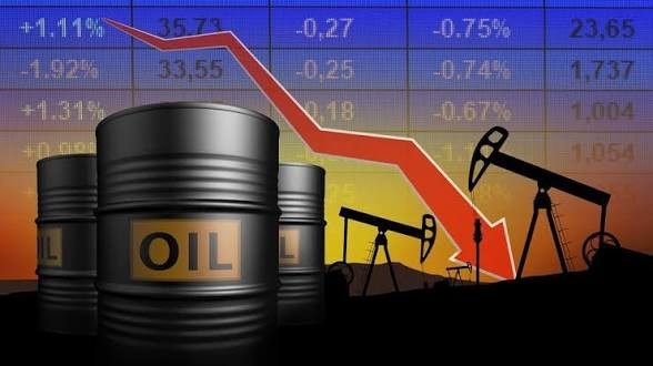 عالمی مارکیٹ میں تیل قیمتیں کم ہوگئیں
