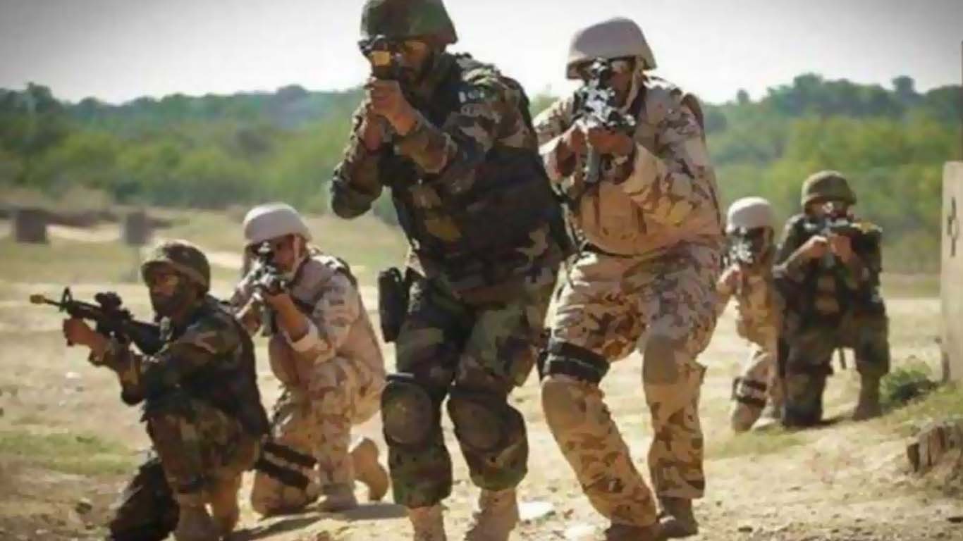 پاک فوج کی خیبر پختونخوا اور بلوچستان میں کارروائیاں، 32 دہشت گرد ہلاک