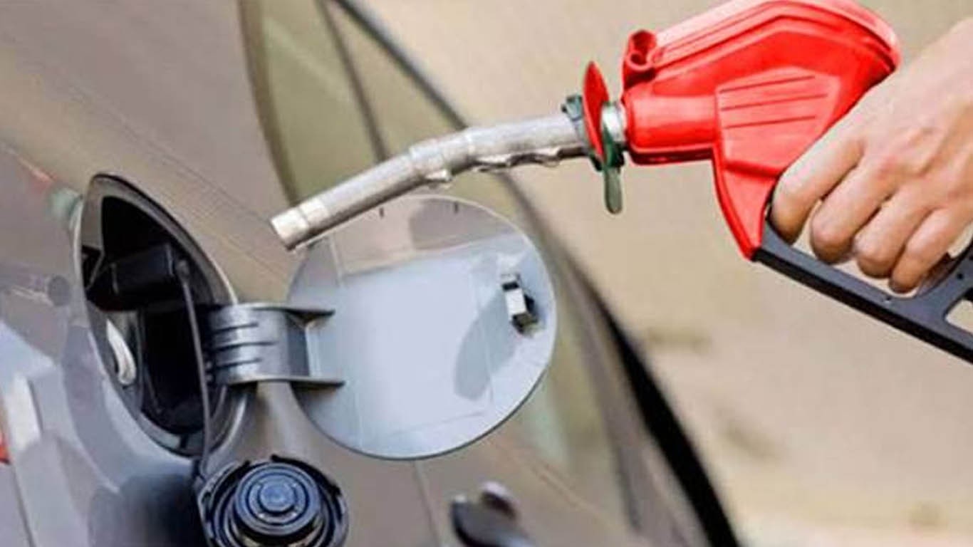 بنگلہ دیش میں مسلسل تیسرے ماہ بھی پیٹرولیم مصنوعات کی قیمتیں برقرار رکھنے کا اعلان